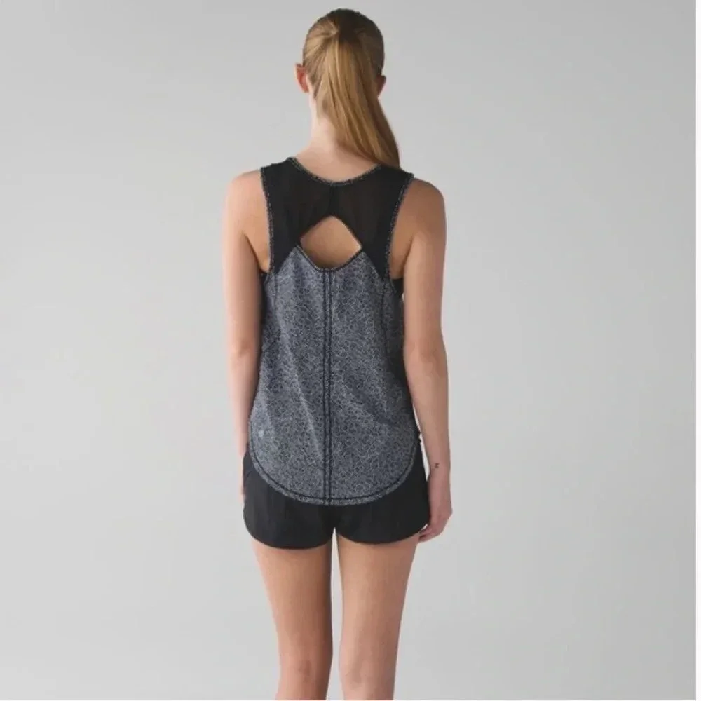 . Lululemon Sculpt Tank in Freckled Flower Size 4